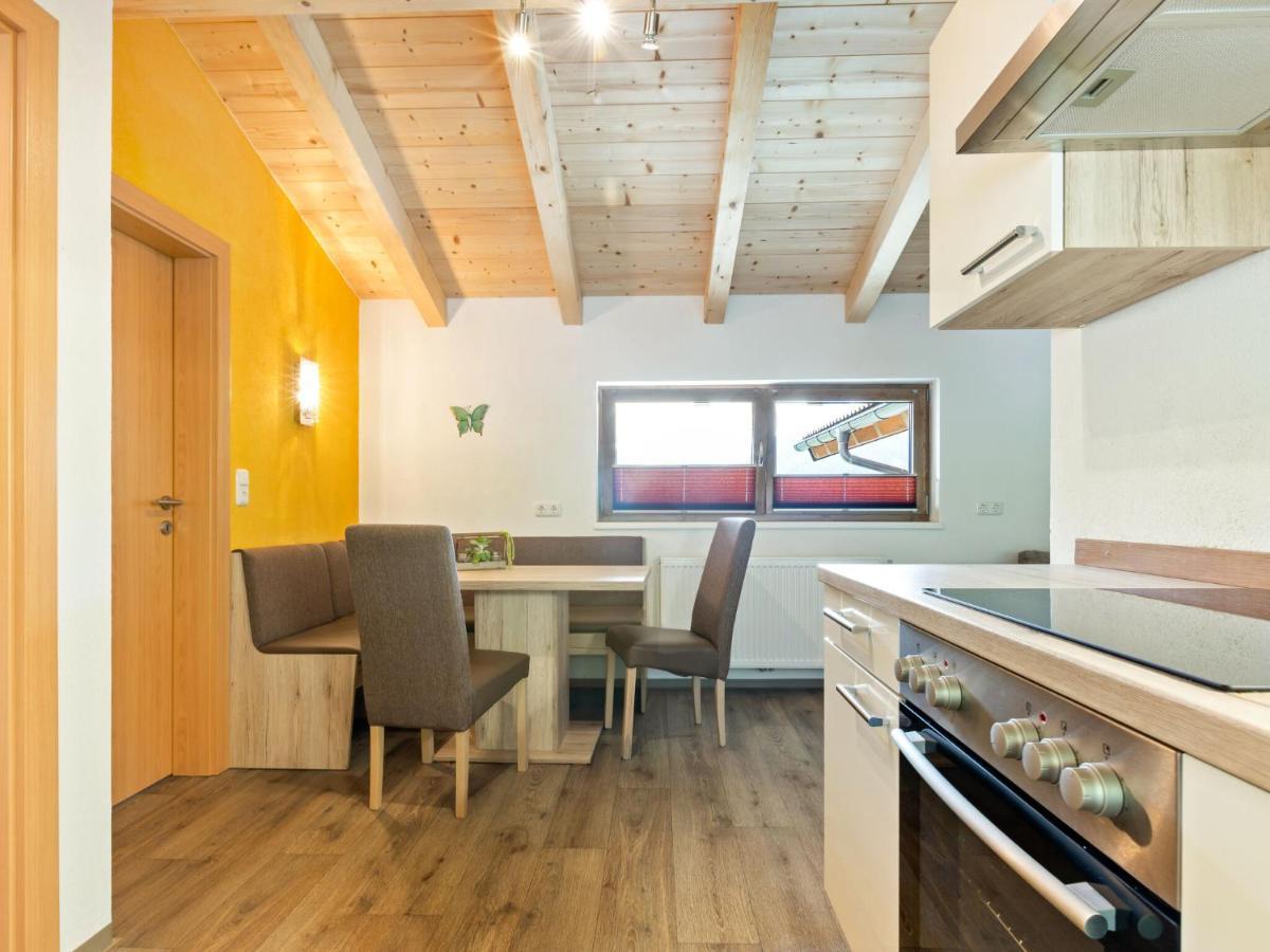 Cozy apartment in Hollersbach in Pinzgau with Hollersbach im Pinzgau Exterior foto